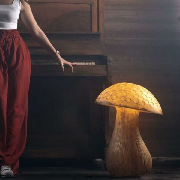 Lampe forme champignon en résine Réf LM001